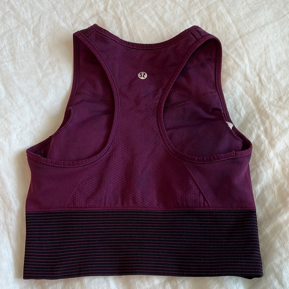 Lululemon sports bra